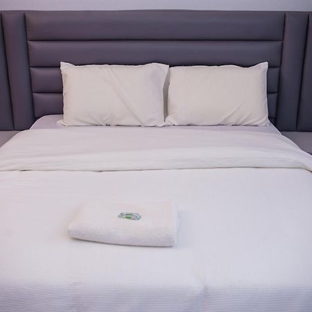 Palm Heights Apartments - Omole Phase 1, 伊凯贾 外观 照片