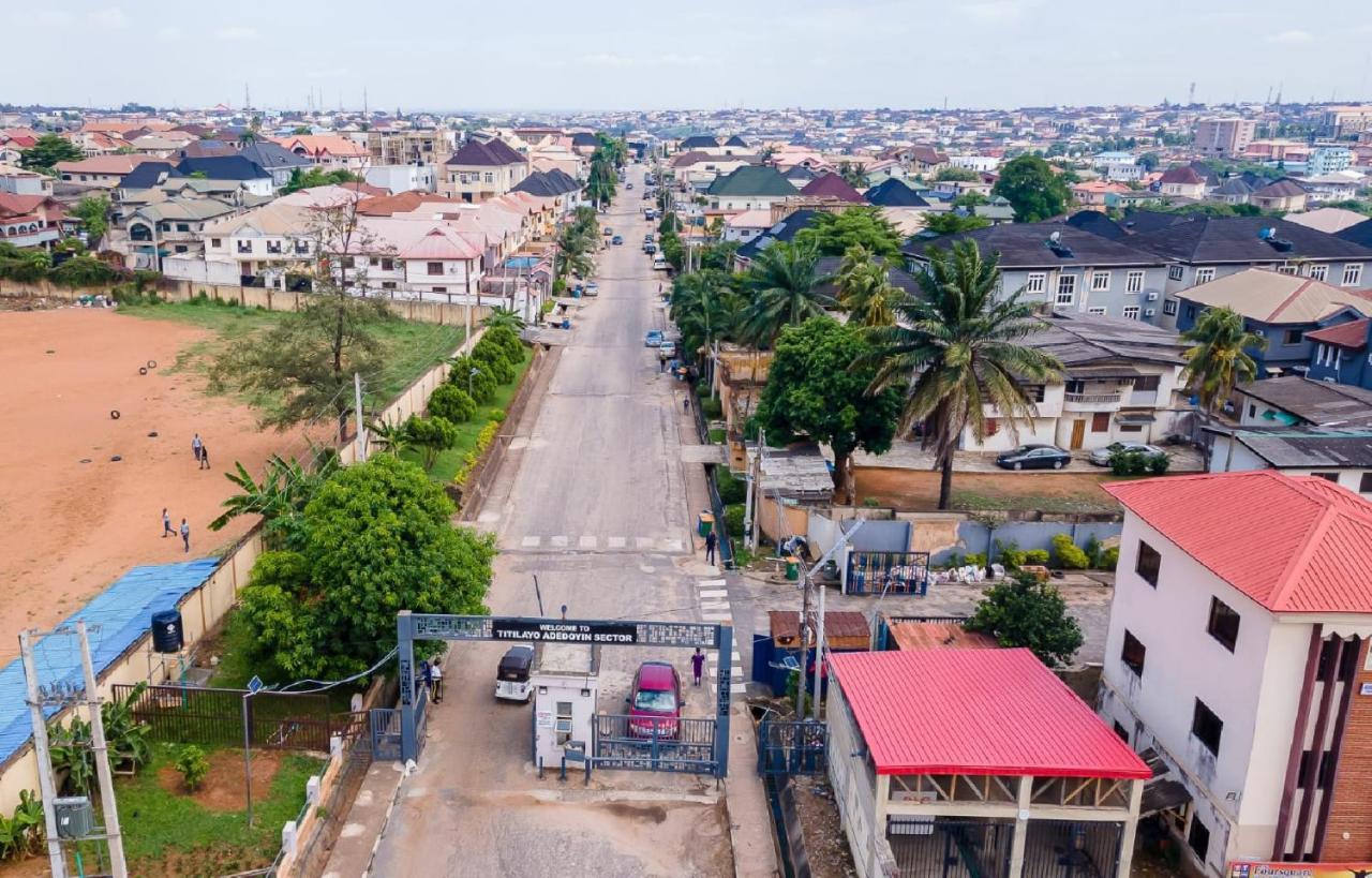 Palm Heights Apartments - Omole Phase 1, 伊凯贾 外观 照片